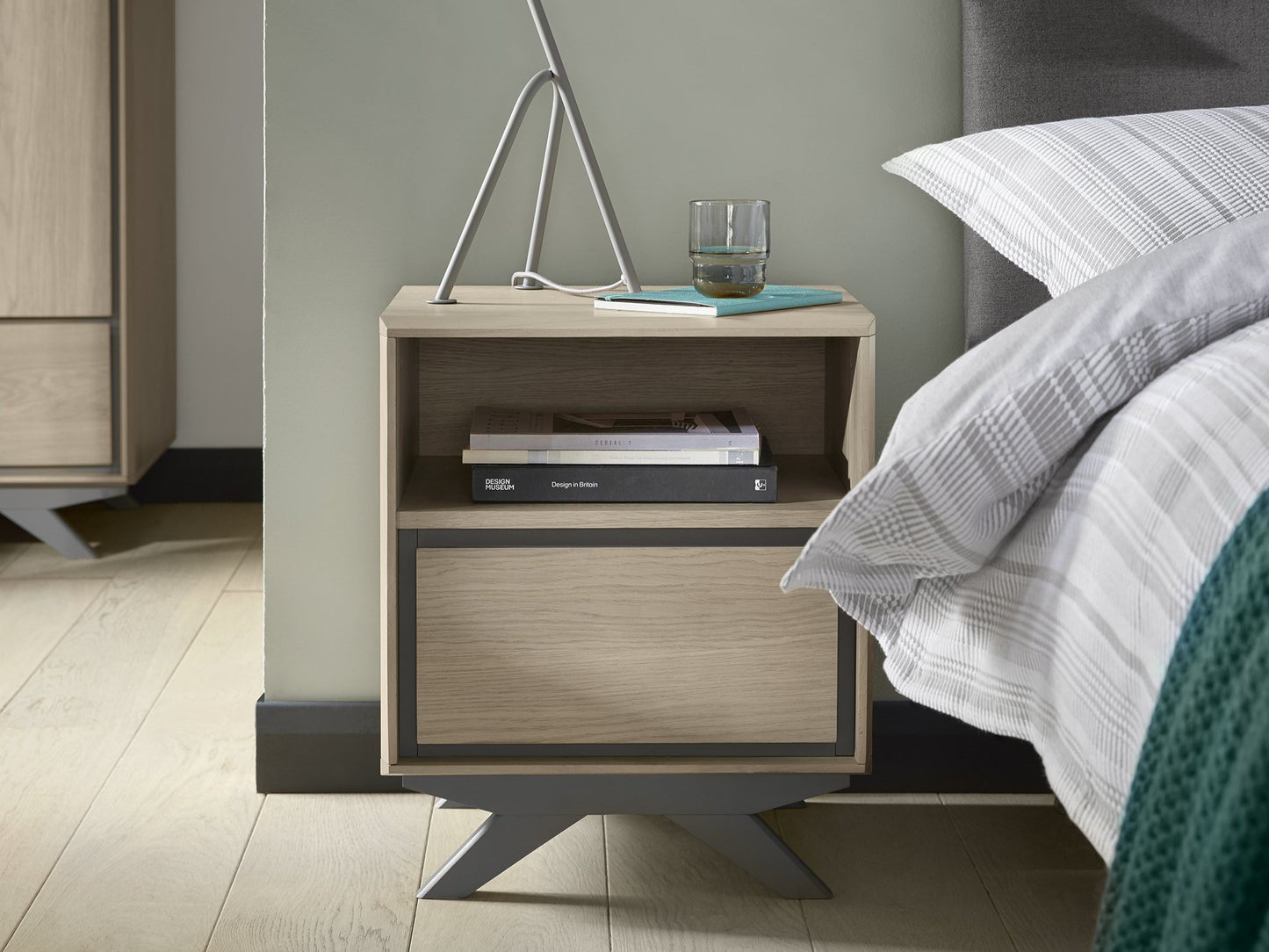 Bentley Brunel 1 Drawer Nightstand